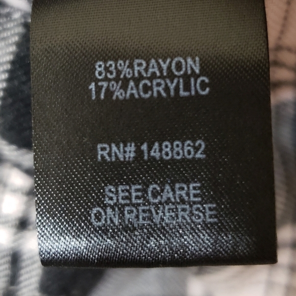 Torrid Flannel Lightweight Button Down Light Pink & Black Plaid Size 2X - Picture 7 of 15